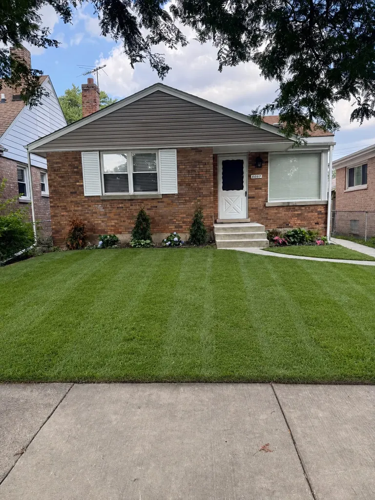 8057 South Saint Louis Avenue Chicago IL 60652