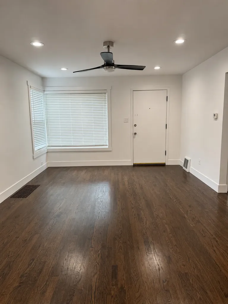 8057 South Saint Louis Avenue Chicago IL 60652