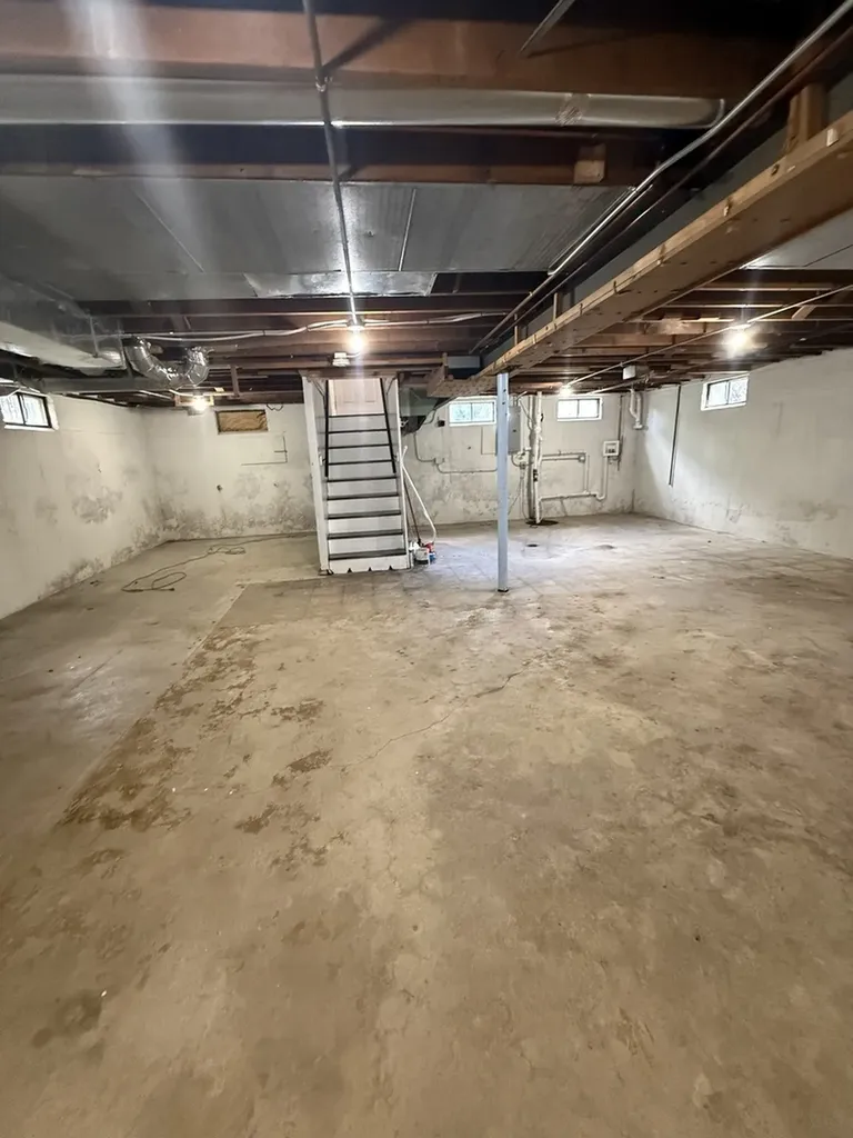 8057 South Saint Louis Avenue Chicago IL 60652