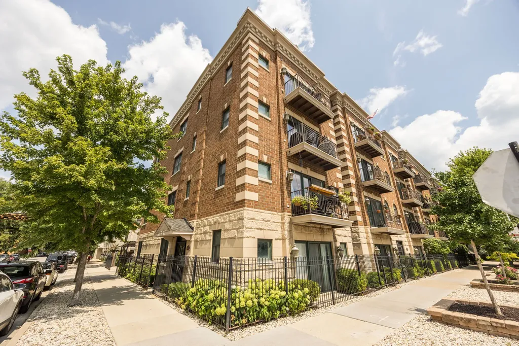 3401 North Racine Avenue Chicago IL 60657