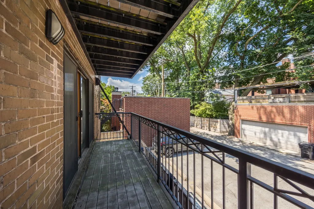 1122 West Altgeld Street Chicago IL 60614