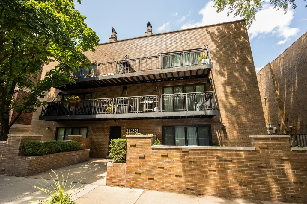 1122 West Altgeld Street Chicago IL 60614
