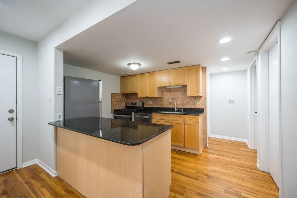 1122 West Altgeld Street Chicago IL 60614