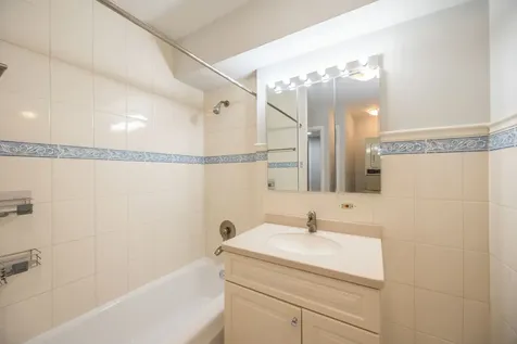 1122 West Altgeld Street Chicago IL 60614