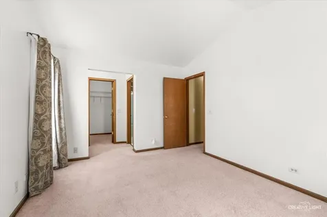 202 Mistwood Lane North Aurora IL 60542