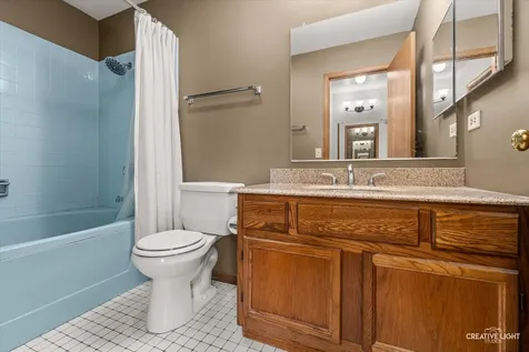 202 Mistwood Lane North Aurora IL 60542