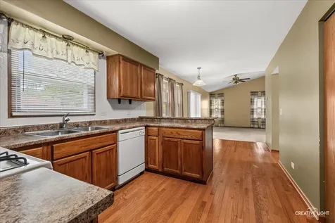 202 Mistwood Lane North Aurora IL 60542