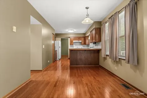 202 Mistwood Lane North Aurora IL 60542