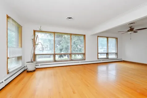 6238 West 63rd Street Chicago IL 60638