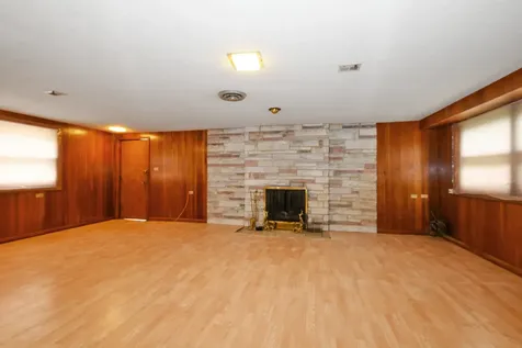 6238 West 63rd Street Chicago IL 60638