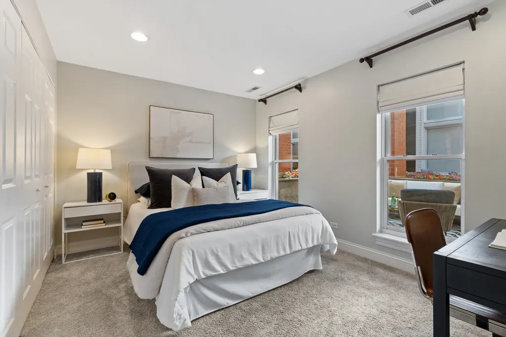 2843 North Lincoln Avenue Chicago IL 60657