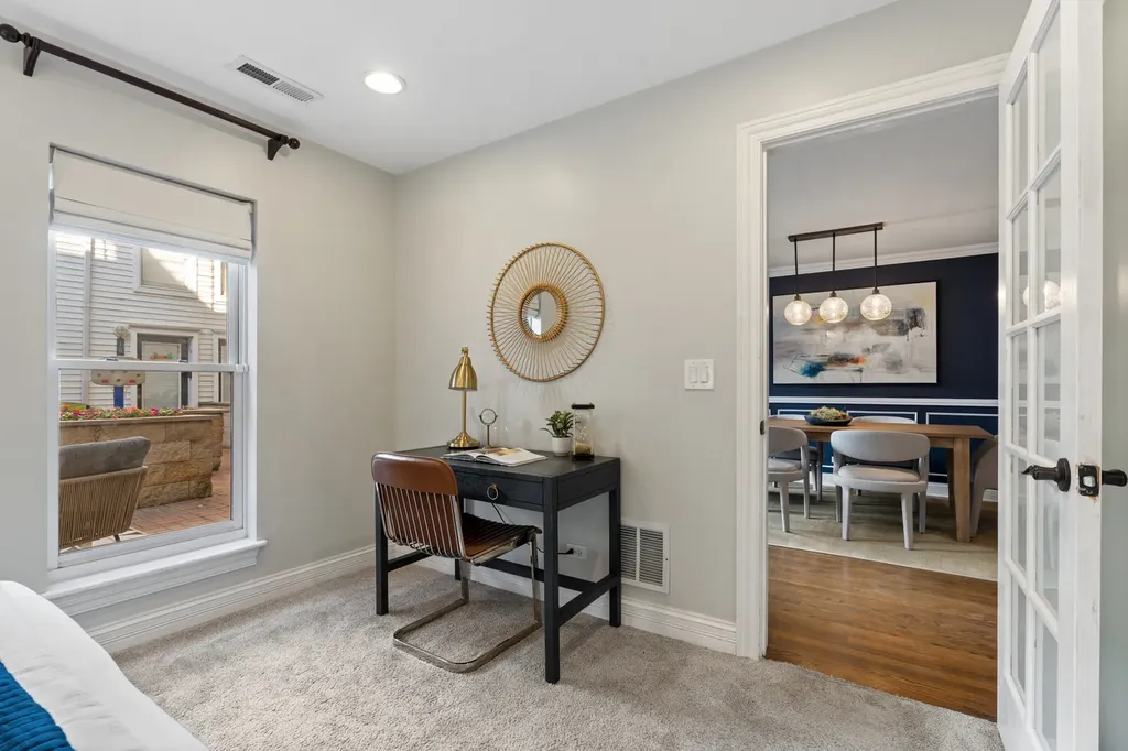 2843 North Lincoln Avenue Chicago IL 60657