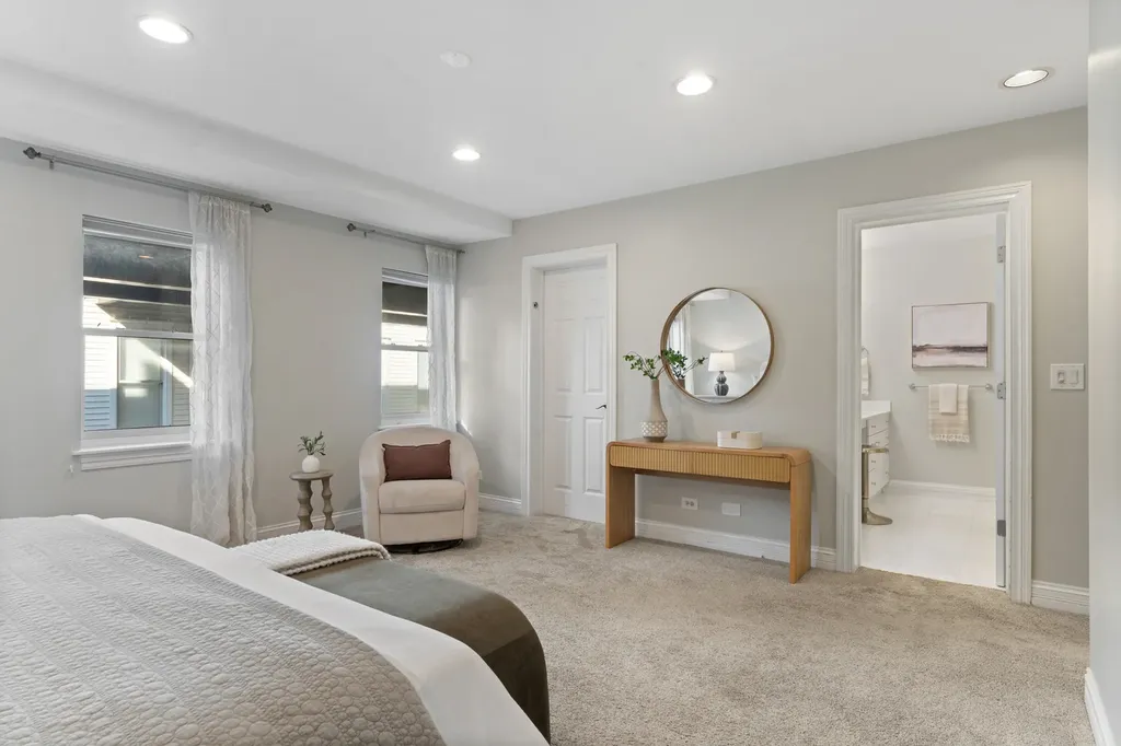 2843 North Lincoln Avenue Chicago IL 60657