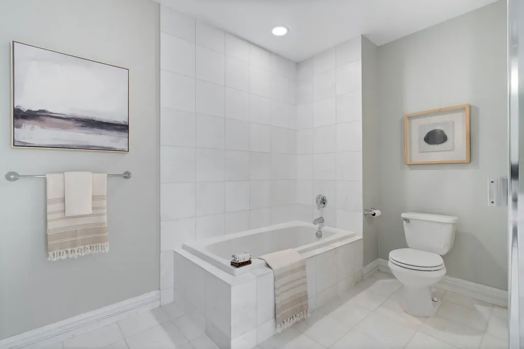 2843 North Lincoln Avenue Chicago IL 60657
