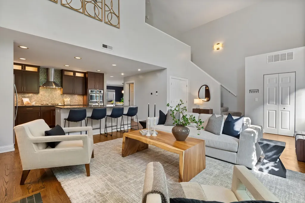 2843 North Lincoln Avenue Chicago IL 60657