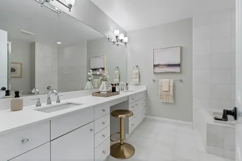 2843 North Lincoln Avenue Chicago IL 60657