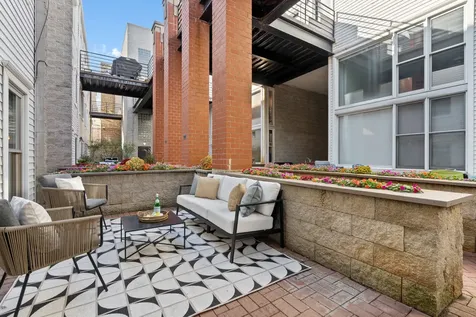 2843 North Lincoln Avenue Chicago IL 60657
