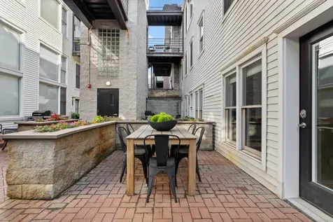 2843 North Lincoln Avenue Chicago IL 60657
