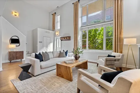 2843 North Lincoln Avenue Chicago IL 60657