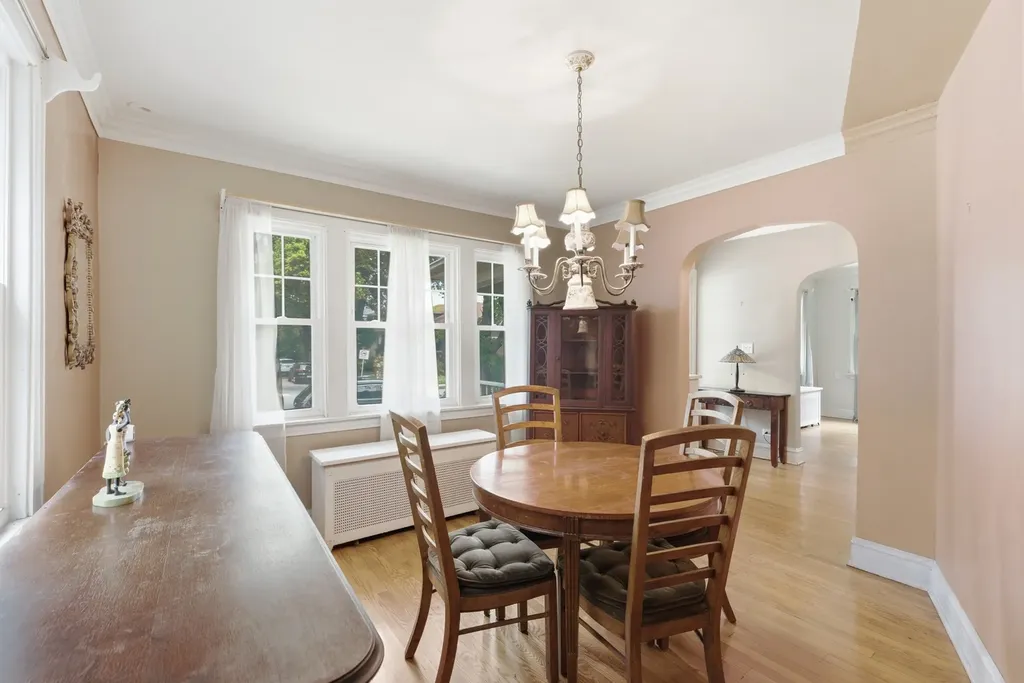 3829 West Addison Street Chicago IL 60618