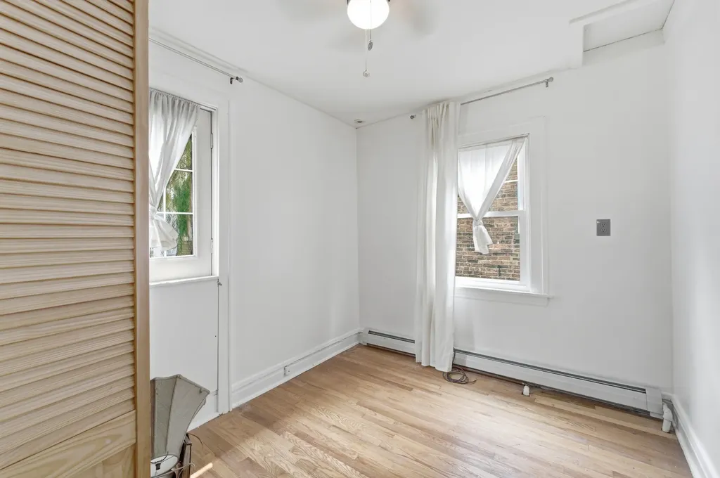 3829 West Addison Street Chicago IL 60618