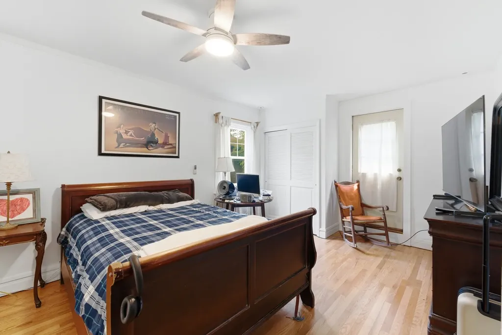 3829 West Addison Street Chicago IL 60618