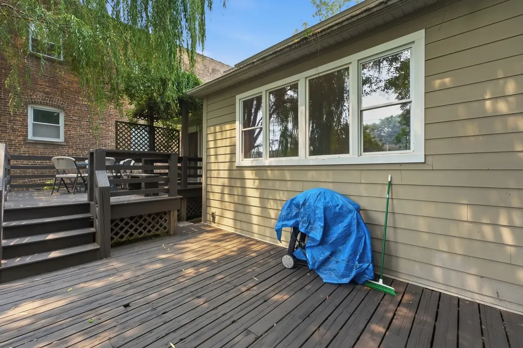 3829 West Addison Street Chicago IL 60618