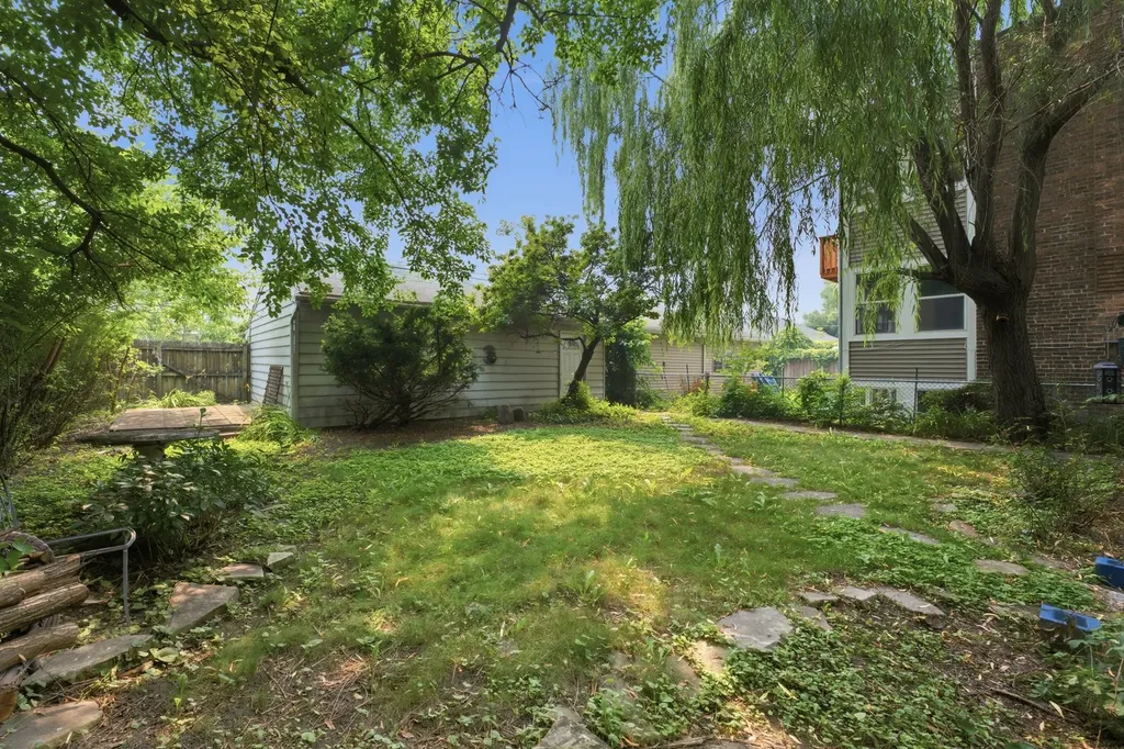3829 West Addison Street Chicago IL 60618