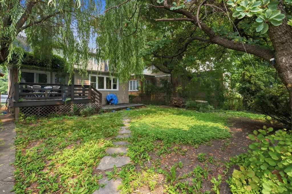 3829 West Addison Street Chicago IL 60618