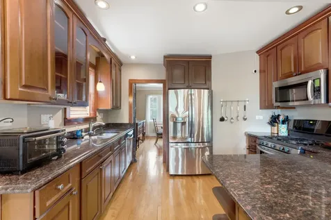3829 West Addison Street Chicago IL 60618