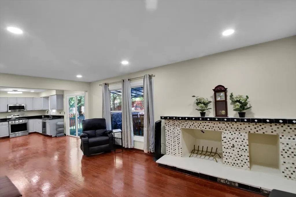 628 Primrose Lane Schaumburg IL 60194
