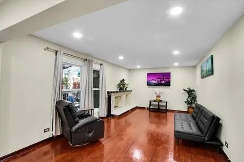 628 Primrose Lane Schaumburg IL 60194