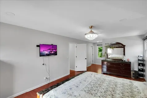 628 Primrose Lane Schaumburg IL 60194