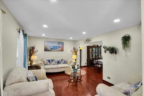 628 Primrose Lane Schaumburg IL 60194