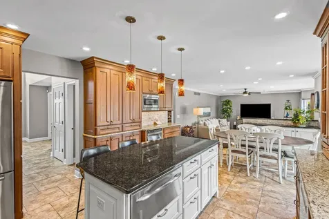 1405 Darlington Court Algonquin IL 60102