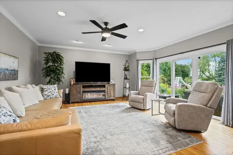 1405 Darlington Court Algonquin IL 60102