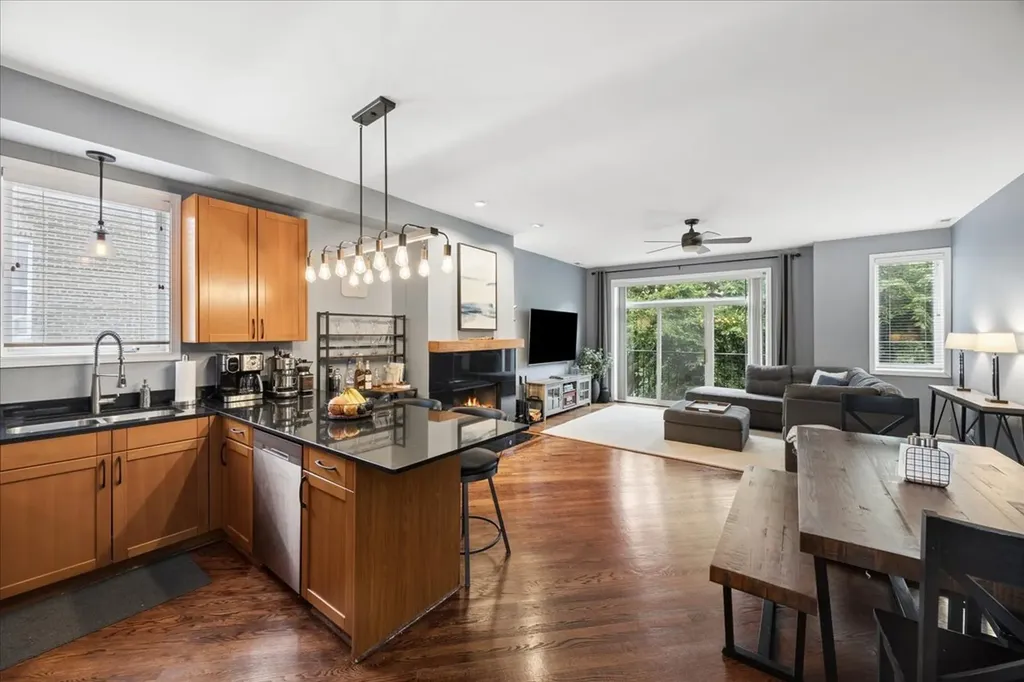 2724 West Cortez Street Chicago IL 60622