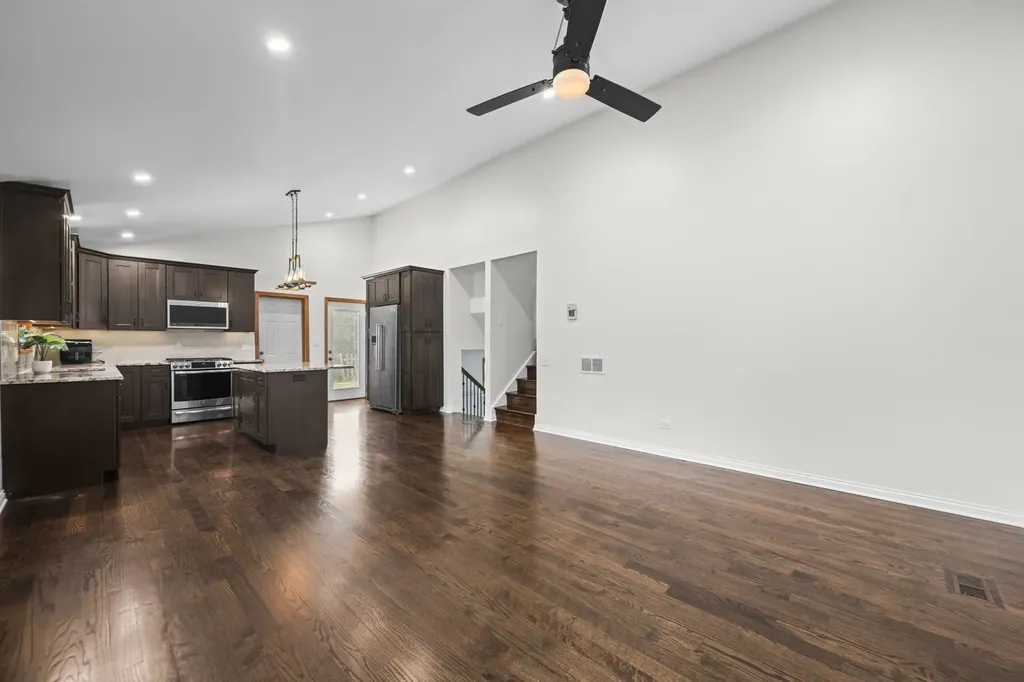 1833 South Lincoln Street Lombard IL 60148