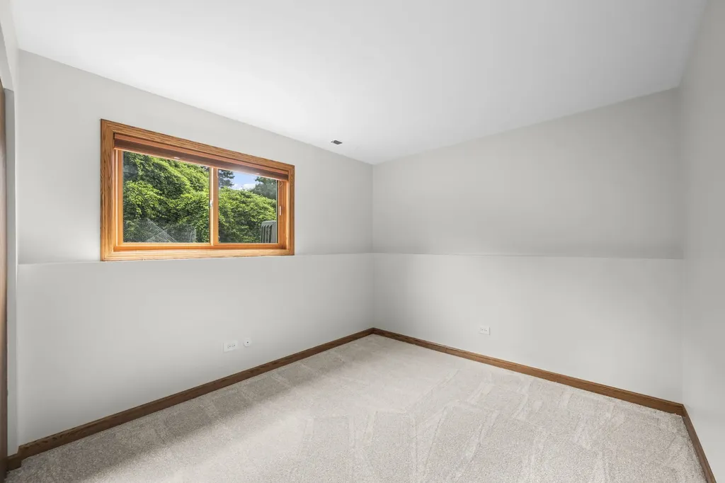 1833 South Lincoln Street Lombard IL 60148
