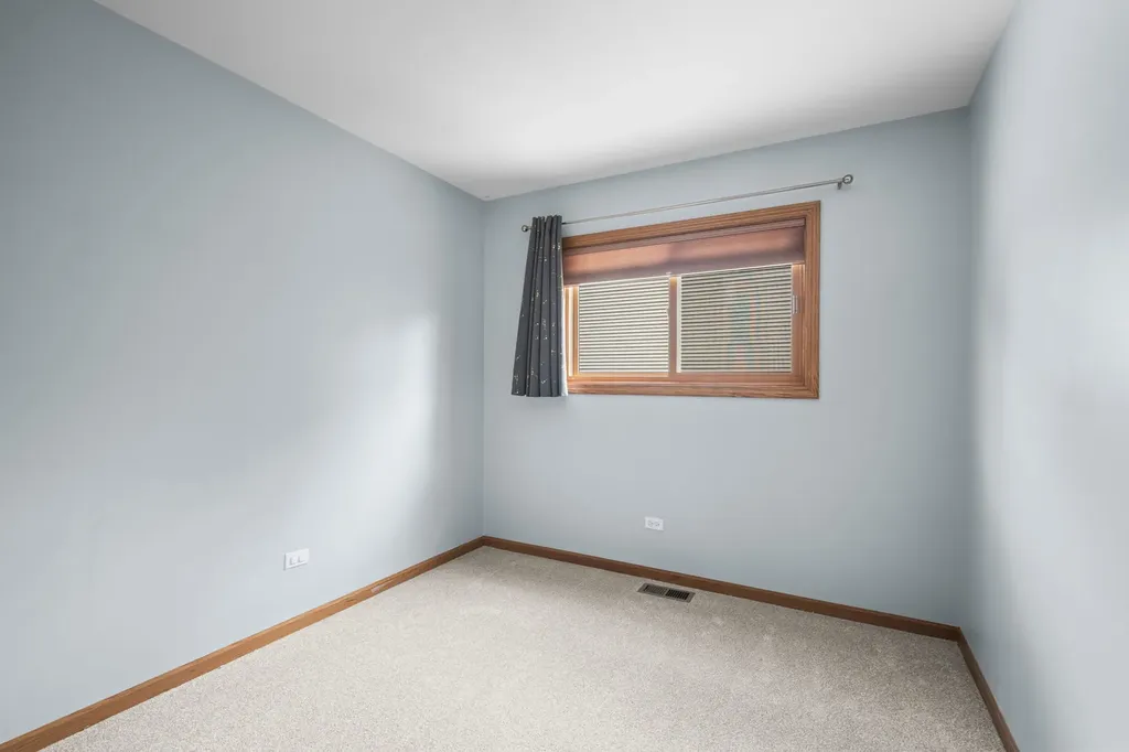 1833 South Lincoln Street Lombard IL 60148