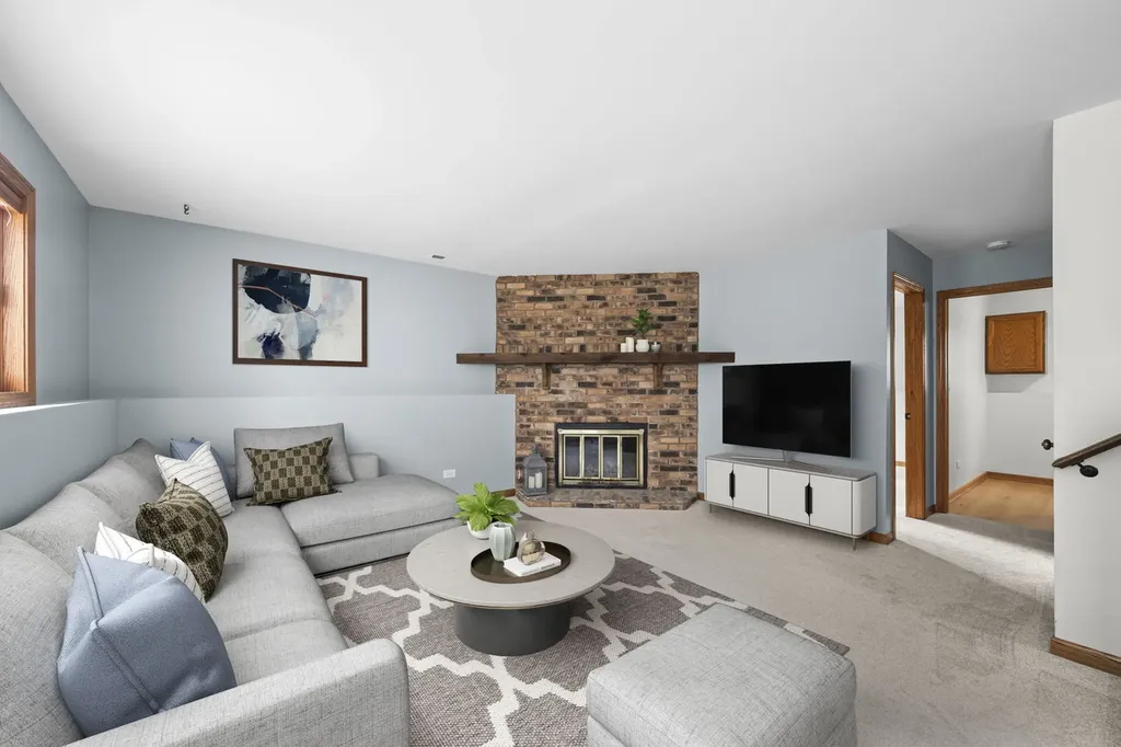 1833 South Lincoln Street Lombard IL 60148