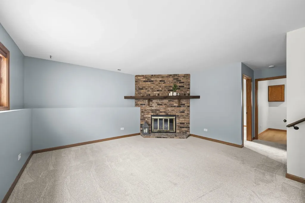 1833 South Lincoln Street Lombard IL 60148
