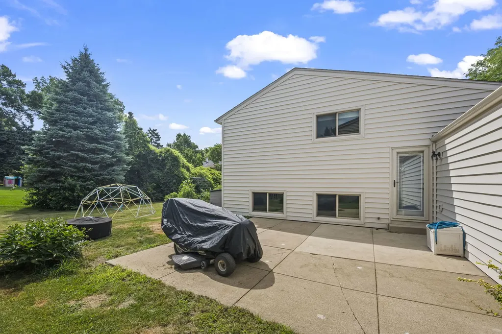 1833 South Lincoln Street Lombard IL 60148
