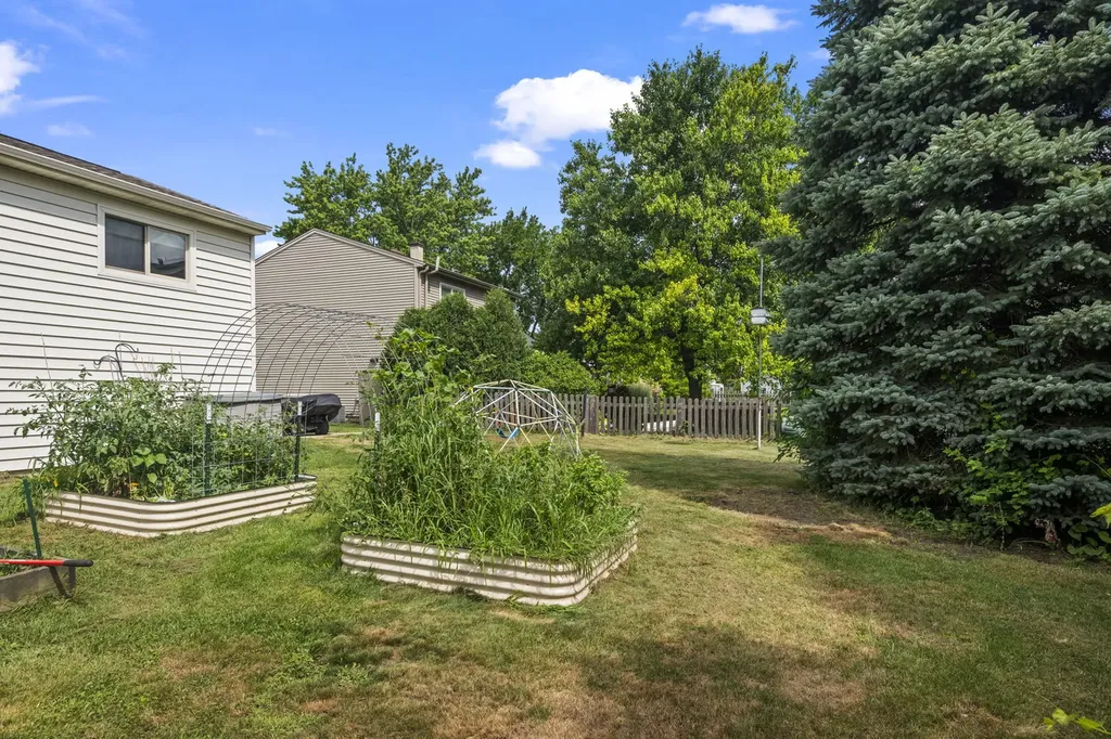 1833 South Lincoln Street Lombard IL 60148