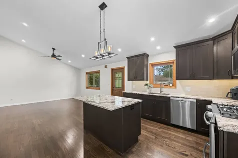 1833 South Lincoln Street Lombard IL 60148