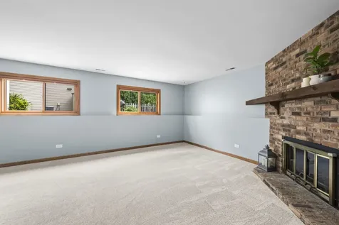 1833 South Lincoln Street Lombard IL 60148