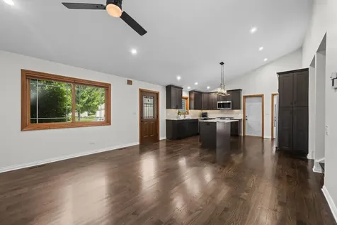 1833 South Lincoln Street Lombard IL 60148