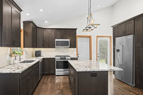 1833 South Lincoln Street Lombard IL 60148