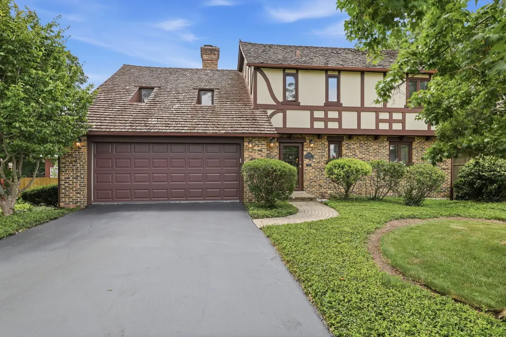534 East Forest Avenue Wheaton IL 60187