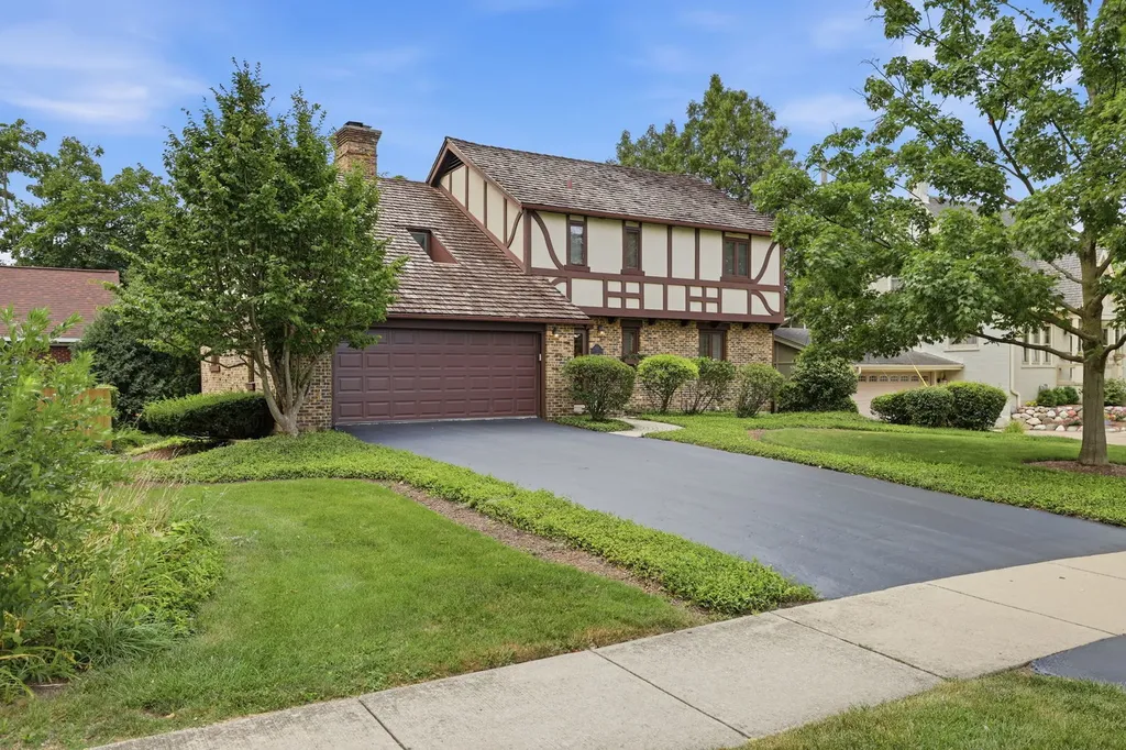 534 East Forest Avenue Wheaton IL 60187